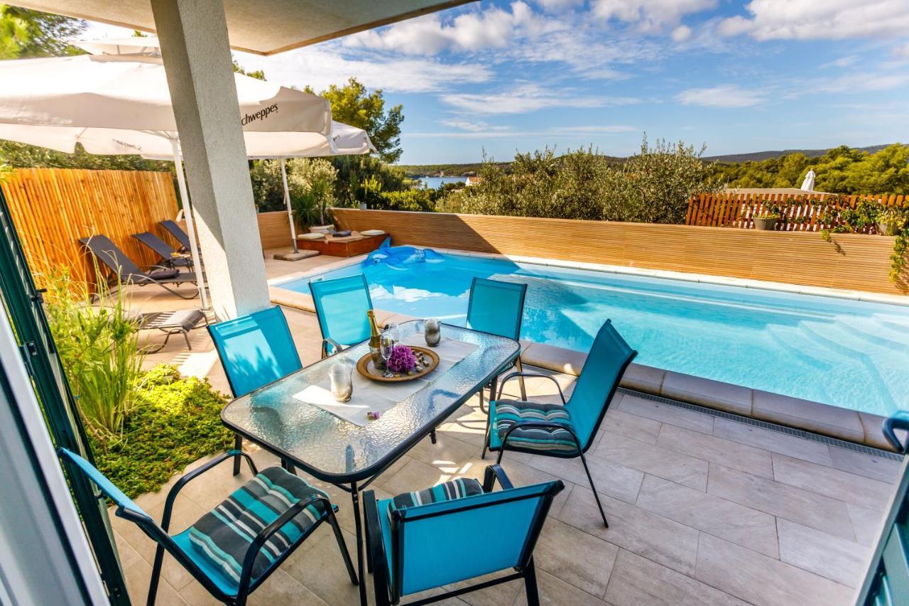 Nono Jure , Private Pool & Sauna Милна Екстериор снимка